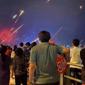 ឆ្នាំនេះបងត្រូវឆ្លងឆ្នាំម្នាក់ឯង (V.N.B RMX)