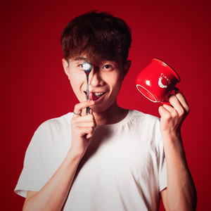 房间（翻自 刘瑞琦）