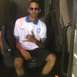 MTG- Esqueça Tudo, Troca Tiro Noite E Dia - Mc Rf