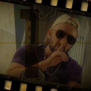 2 tours d'avance (feat. ToriinaBeatz)