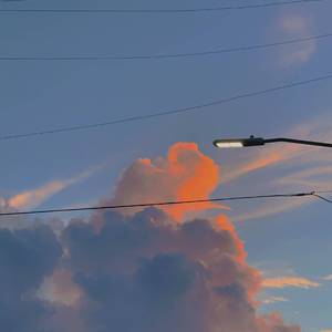 举镜子的女孩（《我的姐姐》推广曲）