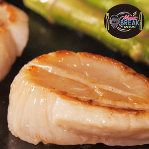 スパークリングワインをそそぐ音（たこ八の前菜）