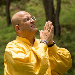 Patharo Pe Jal Chadhane Se Achha Hain