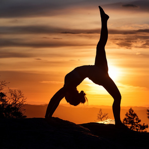 Manos Flotando En Luz