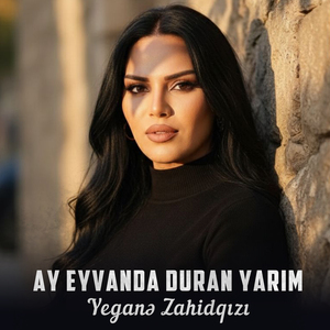 Ay Eyvanda Duran Yarım