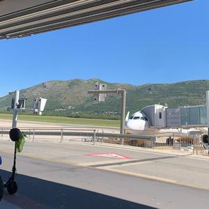 Pakko Lähtee Täält (feat. M26)