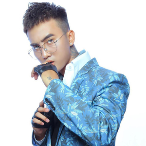 Emme (feat. Du Uyên)