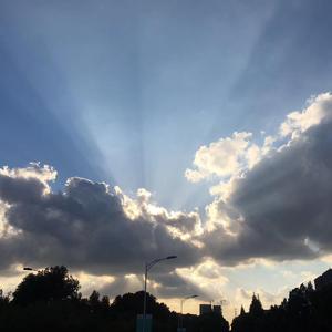 illusory（虚幻的）