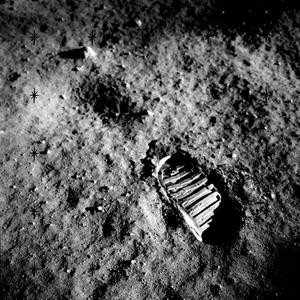 OnlyFans B***h (feat. Chinglish & Hoozie)