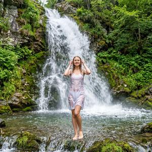 Шуміла сосна і явір