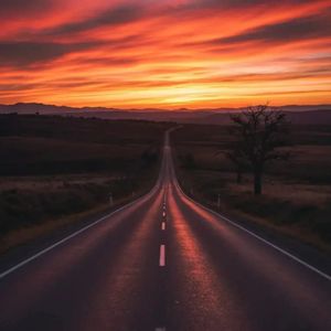 За закатами