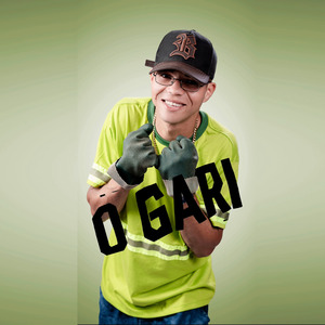 Tive que bater palmas juntos