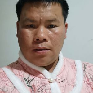 没人替我挡掉手中的酒