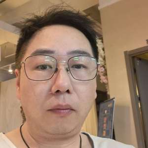 半开的门