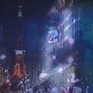 街の反対側、私から離れて