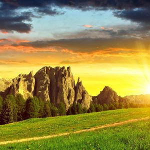 伊人在何方 伴奏