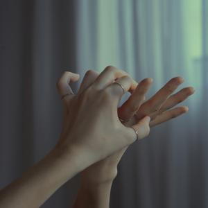 비가 온다 (feat. 류신혜)