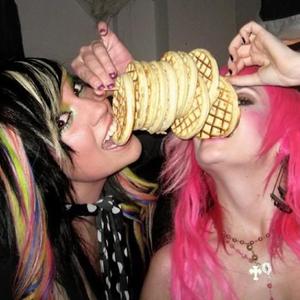 HIT THE SPOT (feat. Kl1pXD)