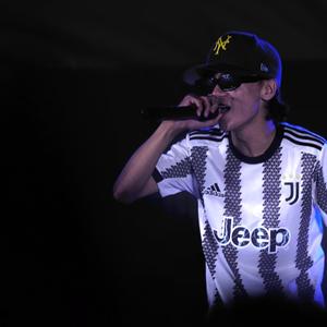 Hoem (feat. Aue Pugu)