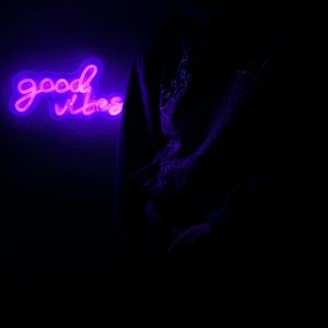 off it (feat. Benedixhion)