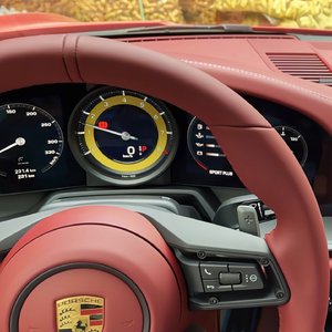 明年春暖花开之时