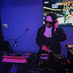 Andromedan Baddie (feat. ODHIAMBO)