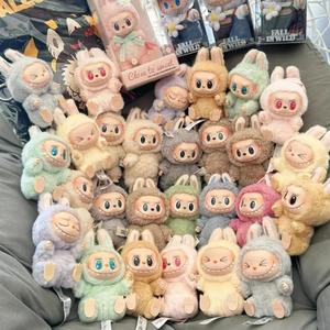 拉布布的梦想 - Lā bù bù de mèngxiǎng / Labubu's dream