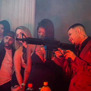 Tu Viu ? O Fuzil Portando o Magrinho