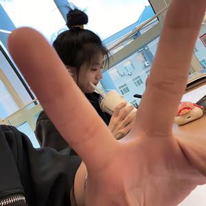 风吹过来一片苍白、