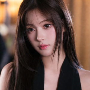 Crowned: 내가 만든 왕관 by THE VELVET