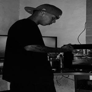 Profissão Perigo (Official Music)