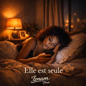 Elle est seule