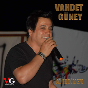 Bahçada Yeşil Çınar