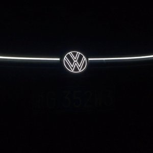 再靠近也像隔着千里