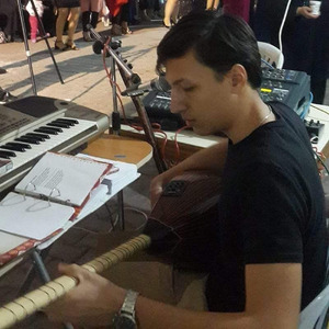 Sen Gülersen Gül Açılır Yaz Olur