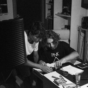 Non mi frega (feat. ViraH)