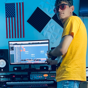 Me encantas (feat. Eddybeatz)