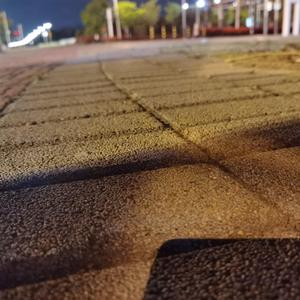 一起吹过晚风的街