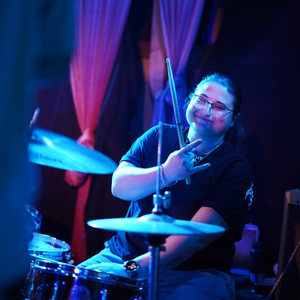 נופלת לזה שוב