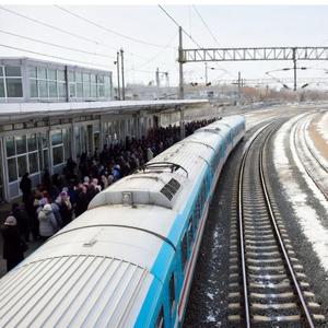 Waiting for the early train