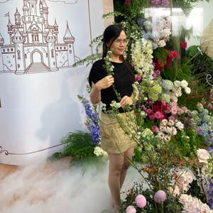 Khoảng Cách Mênh Mông