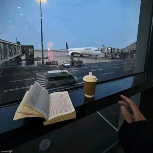 你像一艘忽远忽近的船