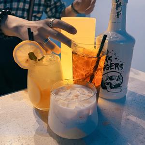 酒，一瞬（Just A Moment）