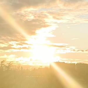 Sa druge strane usana