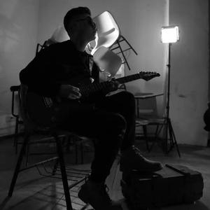 爱的路上只有我和你