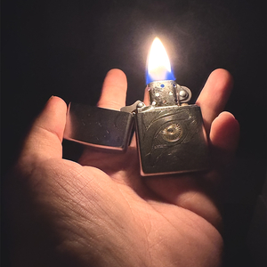 雨夜街头的暗恋