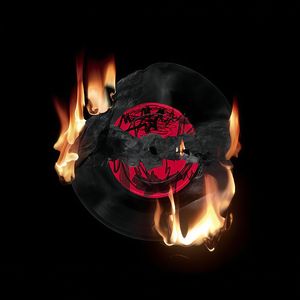 被窗户关住的是月亮还是我