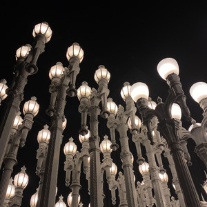 离开地球表面之快接近三万英尺的距离