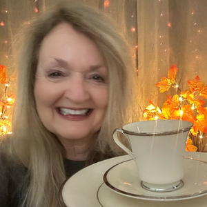 Describing Thanksgiving Decorations