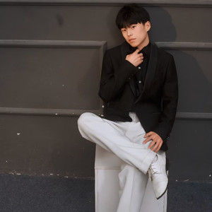 DJ我们都还年轻